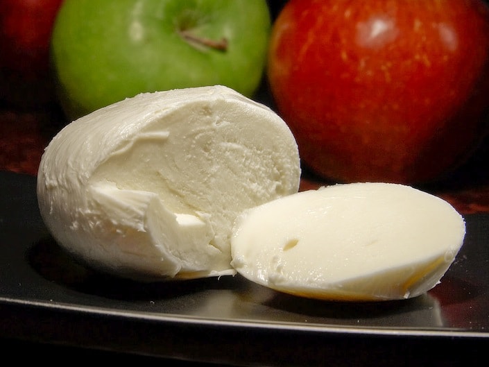 Mozzarella Peyniri Kaymağı Alınmış Süt Kaç Kalori