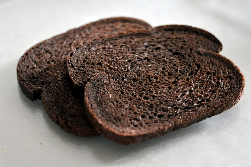 Pumpernicel Siyah Çavdar Ekmeği Kızarmış Kaç Kalori