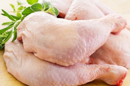 Tavuk But Çiğ (Et ve Deri) Kaç Kalori