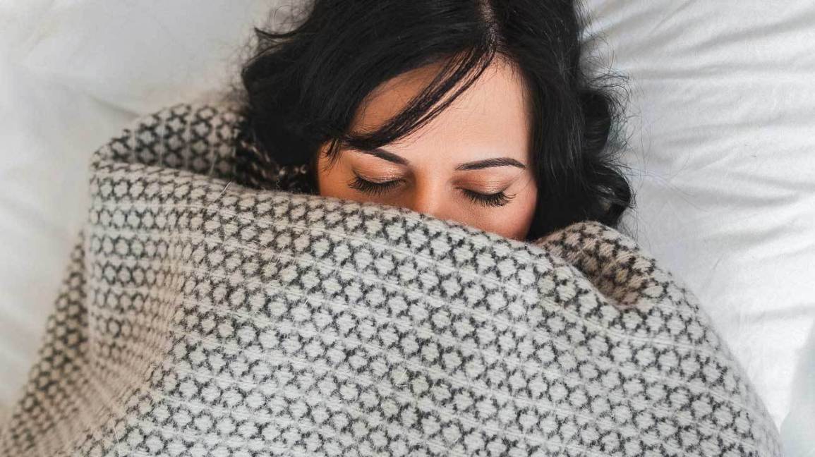 Bu 15 Kiloluk Ağırlıklı Battaniye Neden Anti-Anksiyete Rutinimin Bir Parçası?