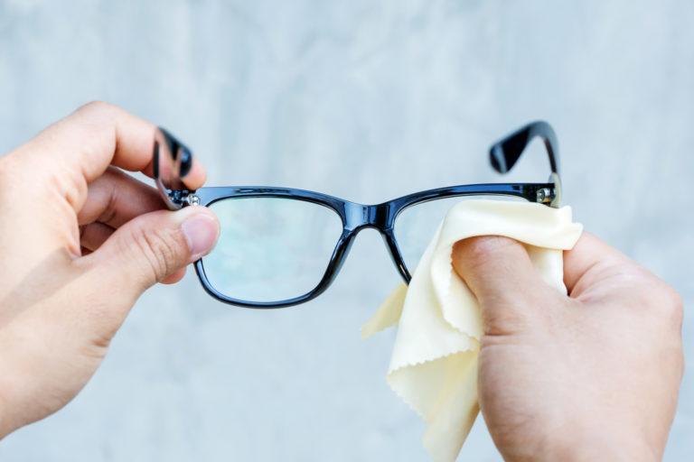 Gözlük Camlarındaki Çizikleri Silebilir misiniz?