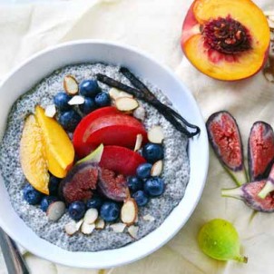  Yoğurt Chia Tohumu ve Meyveler Kaç Kalori
