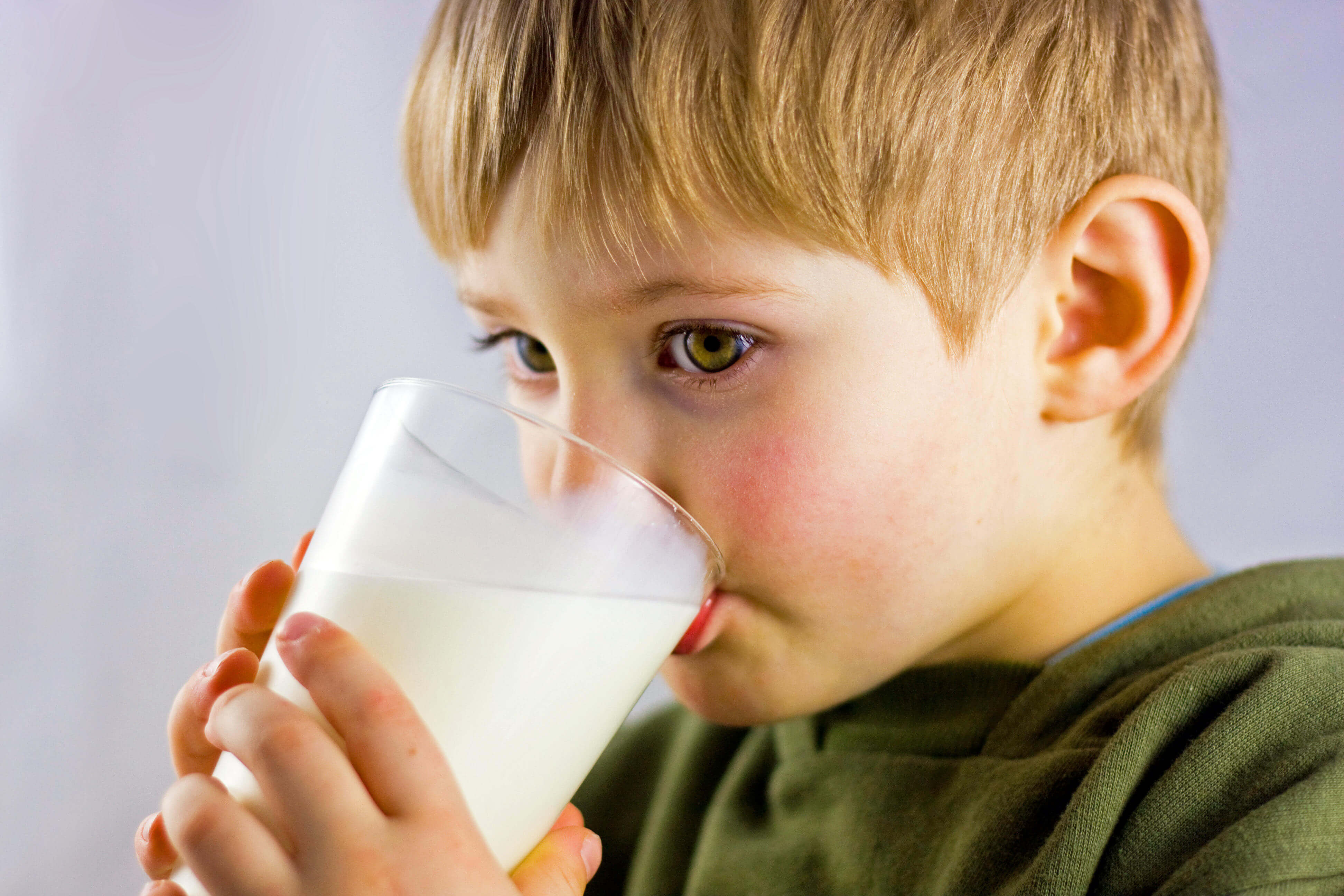 Çocuk Beslenmesinde Sütün Önemi Nedir? Çocuklar Süt İçmeli mi?